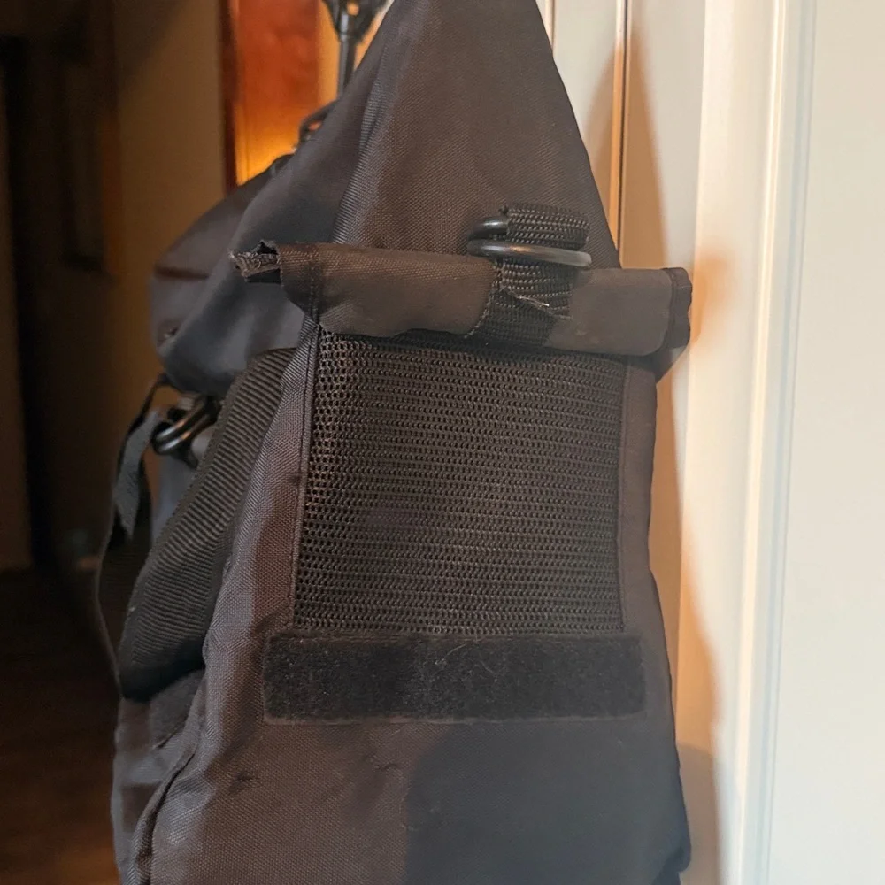 Pet Carrier, Soft Sided, by Doggie Duds.  Pets up to 7 lbs. Very Good Condition.